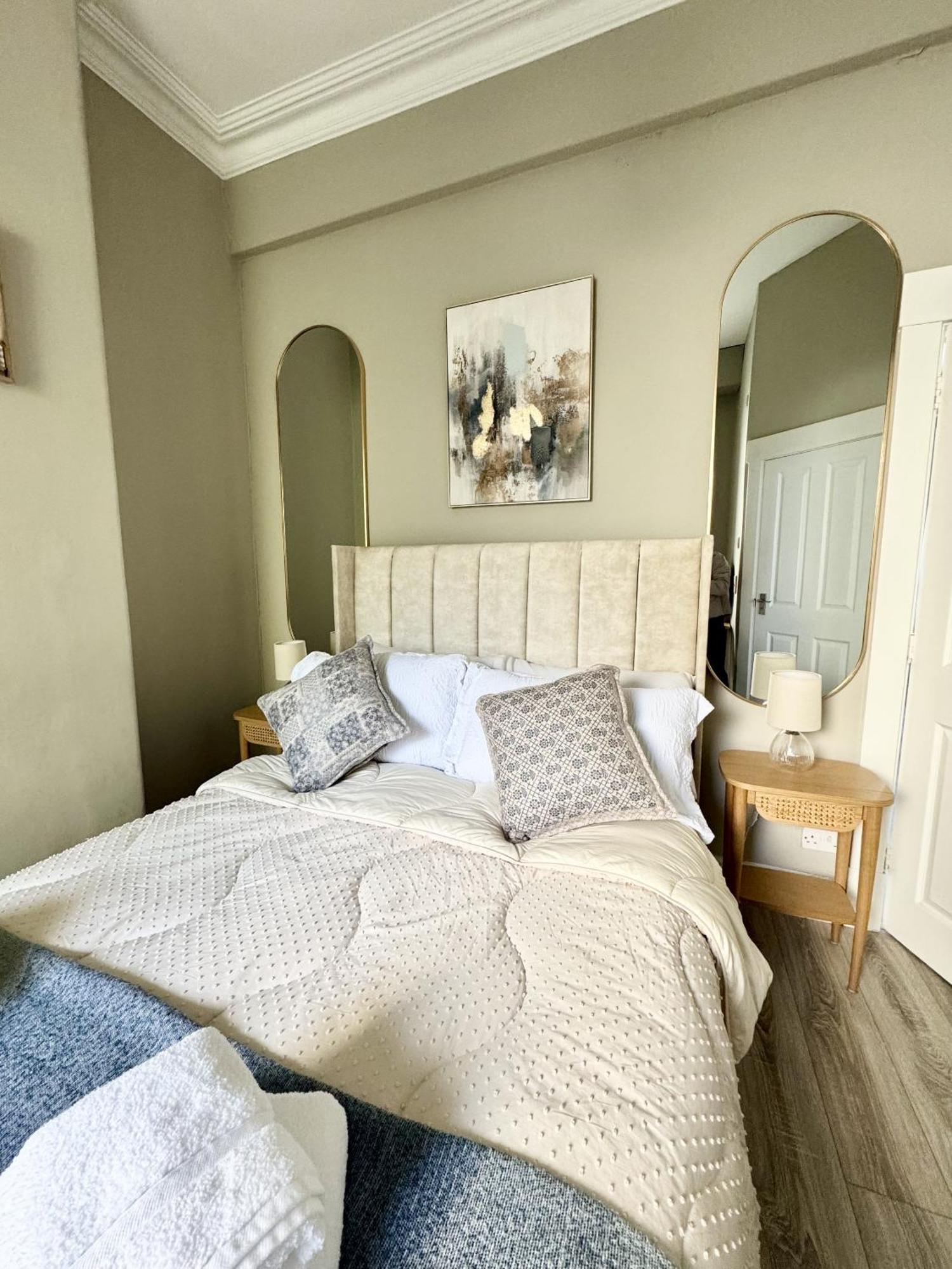 No 6 Lansdowne Apartment พอร์ตรัช ห้อง รูปภาพ