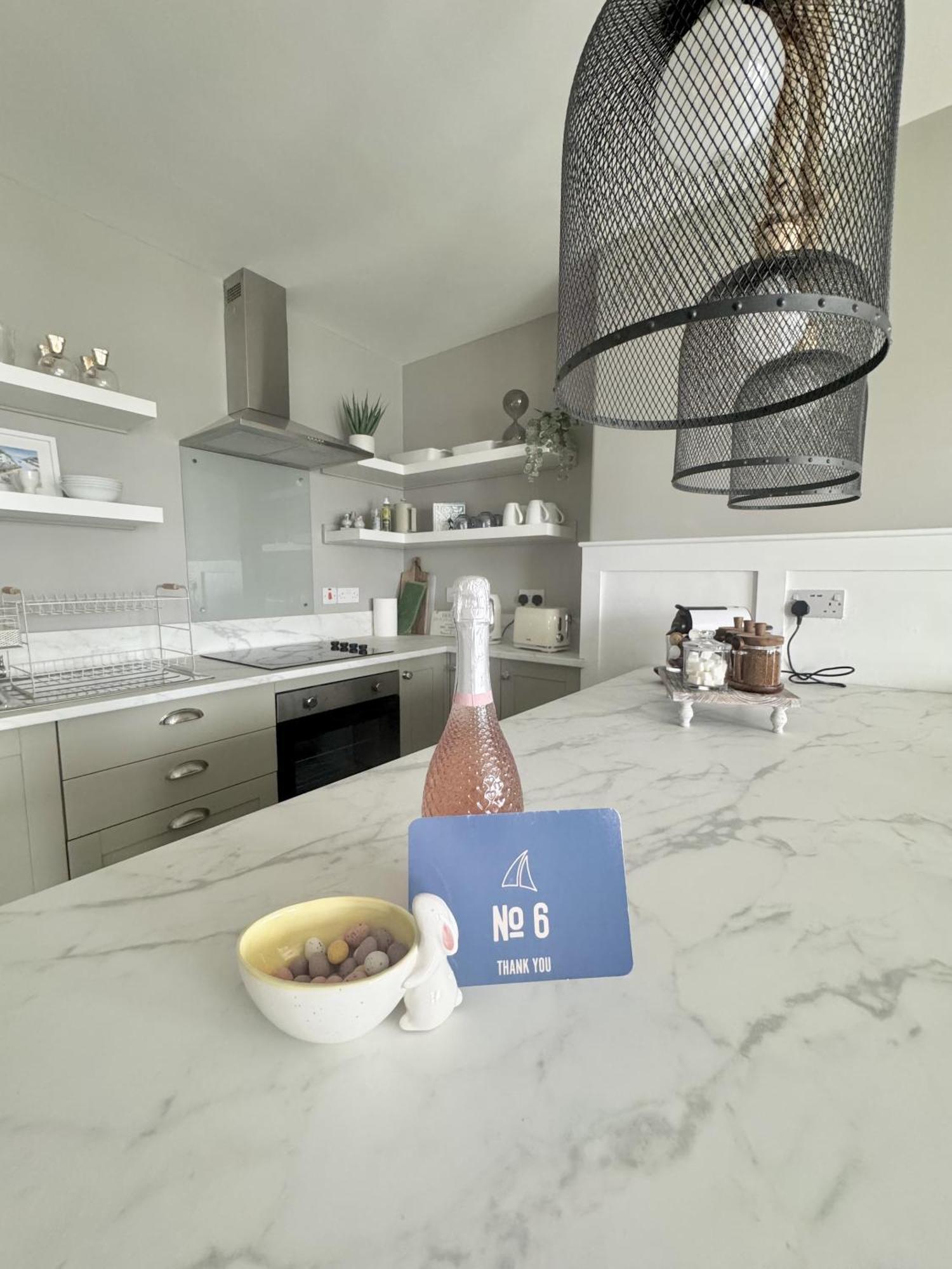 No 6 Lansdowne Apartment พอร์ตรัช ห้อง รูปภาพ